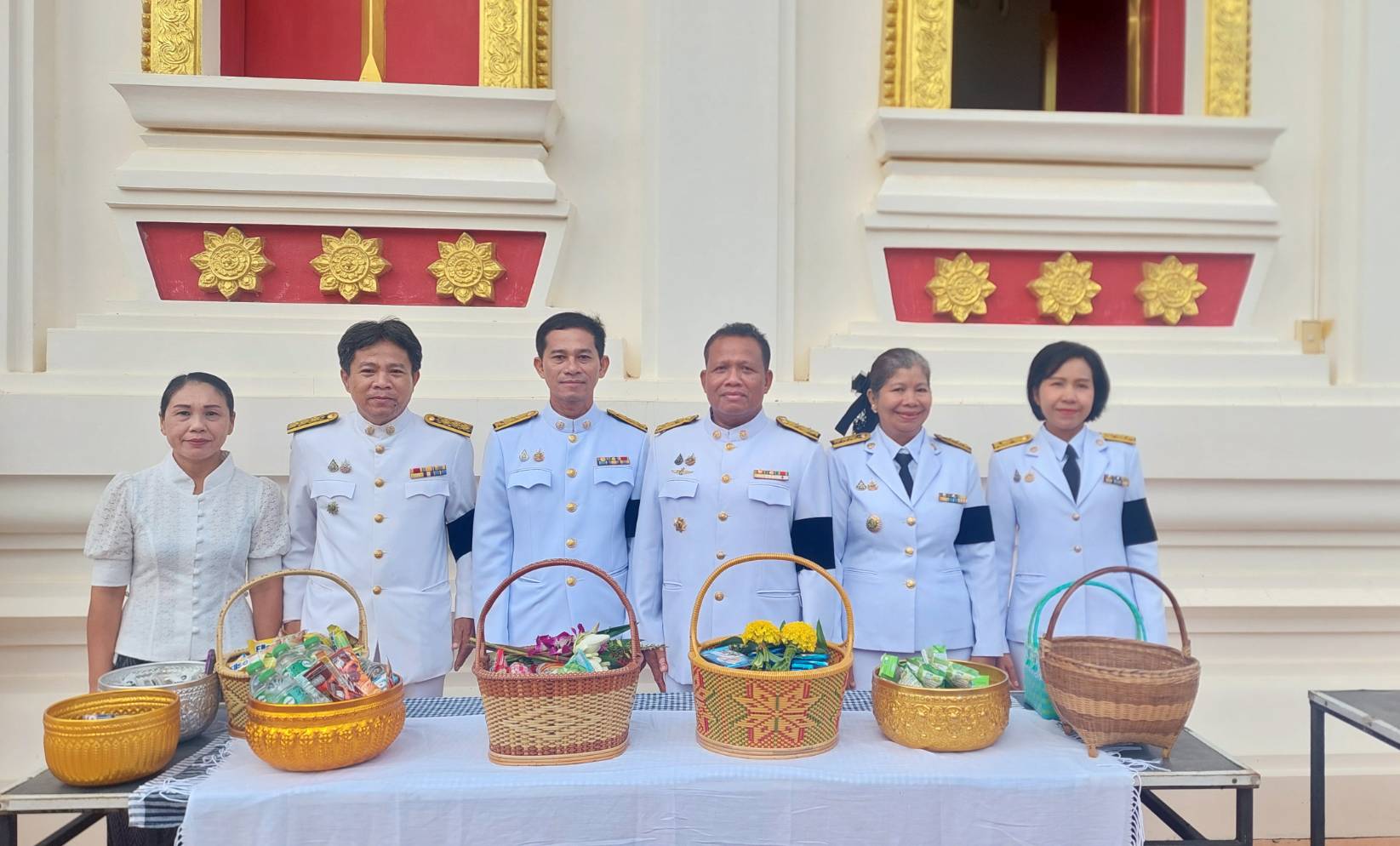 title - ส.ป.ก.ยโสธร ร่วมพิธีบำเพ็ญกุศลและทำบุญตักบาตร ครบ 50 วัน (ปัญญาสมวาร) ถวายเป็นพระกุศลแด่ สมเด็จพระเจ้าลูกเธอ เจ้าฟ้าพัชรกิติยาภา นเรนทิราเทพยวดี กรมหลวงราชสาริณีสิริพัชร มหาวัชรราชธิดา ณ พระอุโบสถ วัดศรีธรรมมาราม (พระอารามหลวง)
